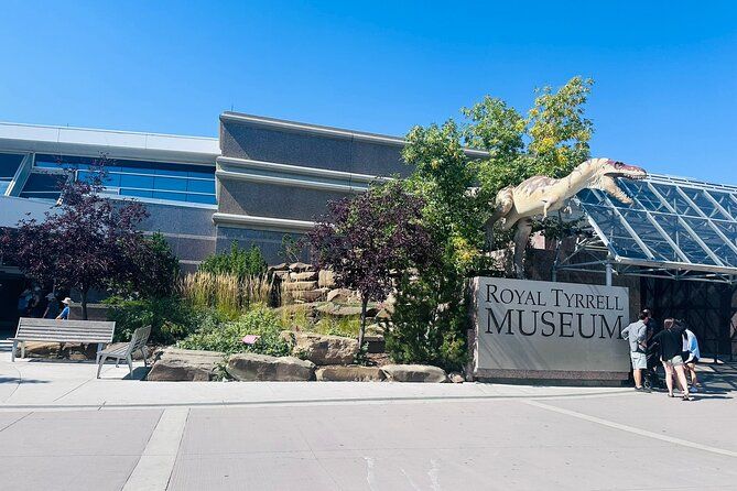 Drumheller Tour with Museum Tickets, Dinosaurs and Historic Sites