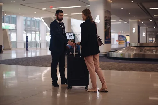 JFK Airport Limo Pick-up With Extra One Hour NYC Limo Sightseeing Tour