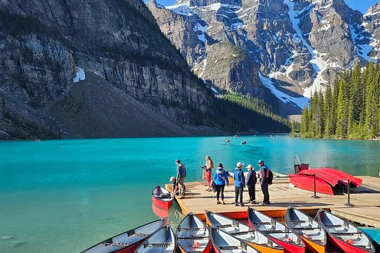 From Banff: Moraine Lake and Lake Louise Half Day Tour