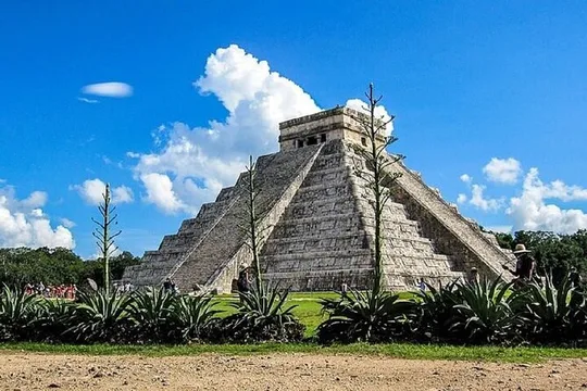 Chichen Itza and Ekbalam Ancients Ruins Private Tour with Cenote