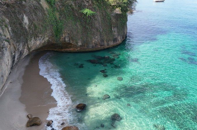 Los Arcos and Paredón Tour with Snorkeling All Inclusive