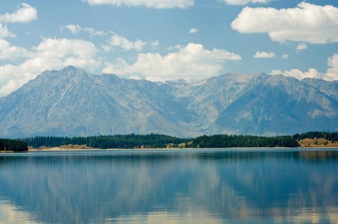 12 VIP Group Yellowstone Classic 1 Day Tour Bozeman Round Trip