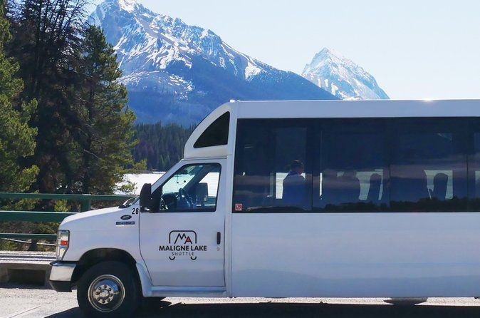 Maligne Lake Day Trip Shuttle from Jasper