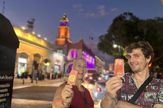 Mérida: Evening Food and History Tour with Local Guide