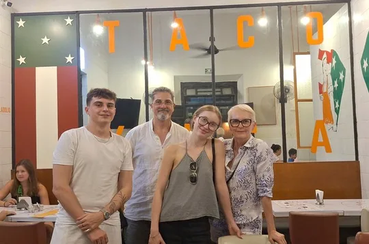 Mérida: Evening Food and History Tour with Local Guide