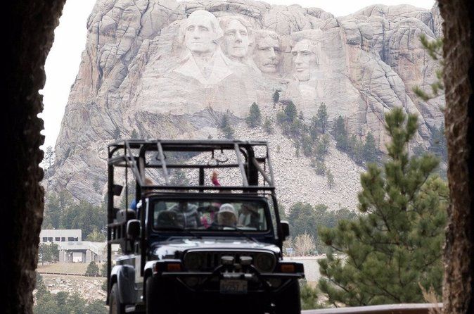 Open-Top Jeep Bison Safari 5 hour Tour - Starting in Custer City