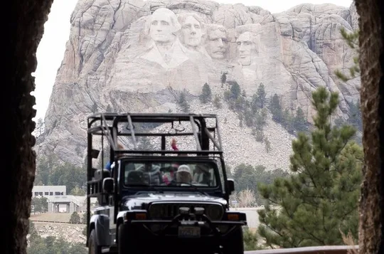 Open-Top Jeep Bison Safari 5 hour Tour - Starting in Custer City