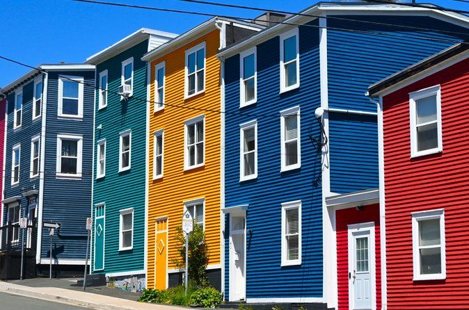 Guided tour of downtown St. John's John's in French