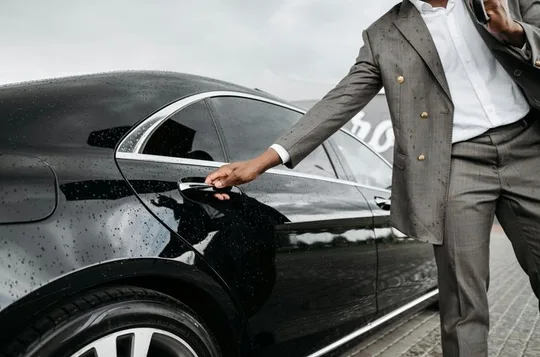 Private Airport Transfer: Hotel → Orlando Airport (MCO)