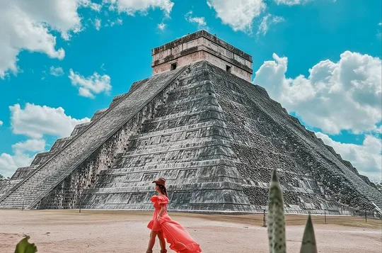 Chichen Itza + Cenote Suytun and Ikkil + Buffet and more