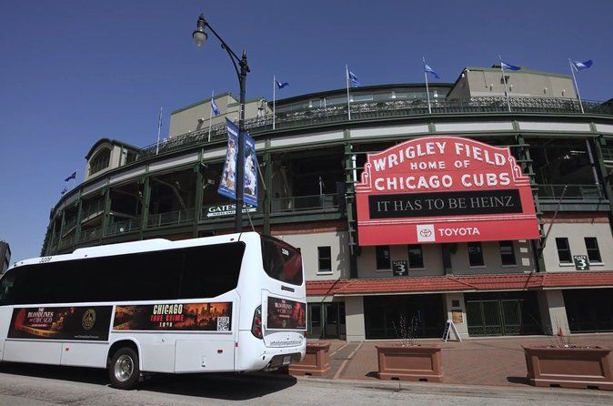 The Serial Killer and Iconic Chicago Landmarks Bus Tour