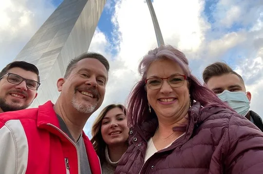 St. Louis Scavenger Hunt Walking Activity