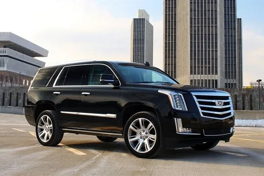 Private Transfer: Honolulu to Honolulu Airport HNL in Luxury SUV