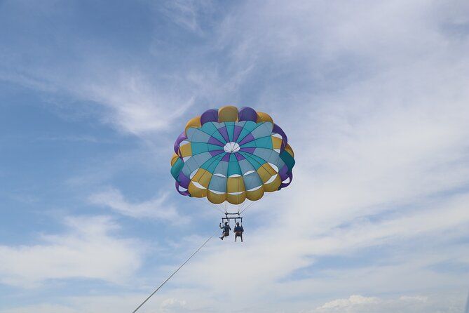 Xtreme H2o Parasailing Departing Adjacent to Crab Island