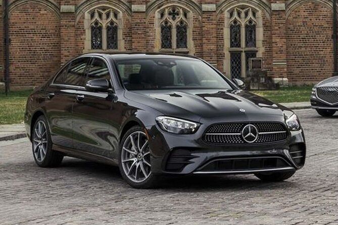 Arrival Private Transfer from Vancouver YVR or Port to Vancouver by Business Car