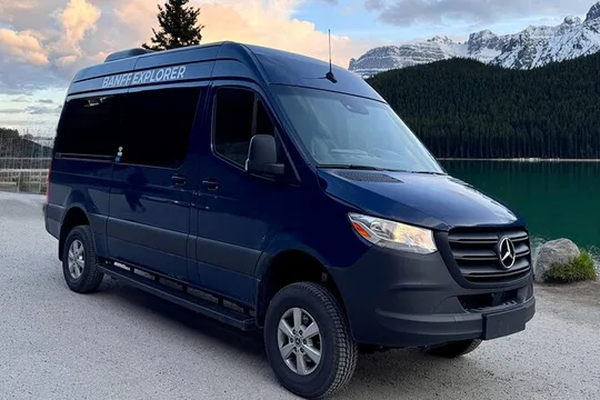 Lake Louise: Hassle-Free Private Transfer to Calgary Airport