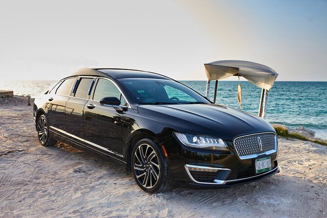 Lincoln Stretch Limo from Puerto Morelos to Cancun Airport