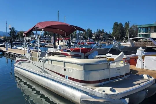 4 Hour Party Pontoon Cruise Tour in Lake Tahoe (12 guests)