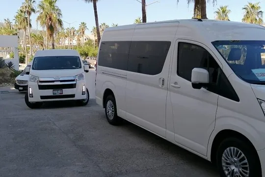 Taxis Private Shuttle - Round Trip Los Cabos