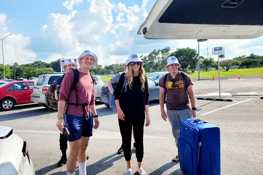 Cozumel Cruise Port to KUZÁ Beach Club: Private Round Trip