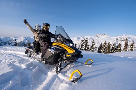 2 Hour Private Snowmobile Tour in Whistler