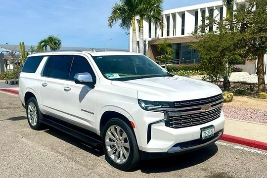 Roundtrip Luxury Private Airport and City Transfers