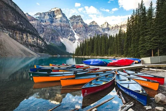 Calgary/Banff/Canmore: Lake Louise, Moraine, Emerald Lake Shuttle