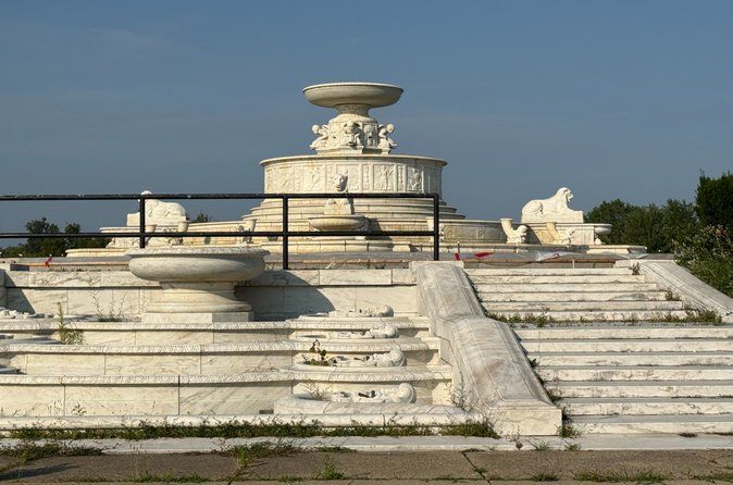 Detroit Belle Isle Highlights Tour with Private Transportation