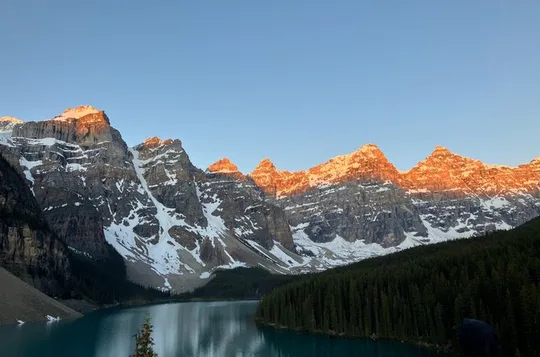 Moraine Lake Sunrise Experience