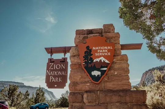 From Salt Lake city : small group tour to Zion National Park