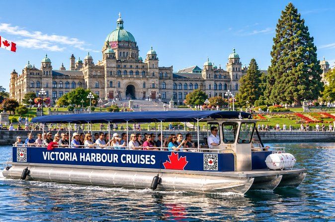 NEW Victoria Harbour 75 min Boat Tour with Tour Guide