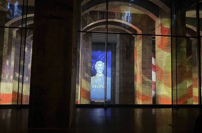 Evening National Mall Walking Tour and Lincoln Undercroft Tickets