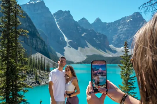 Banff Icons: Moraine Lake, Lake Louise, Gondola, Wildlife, Dinner