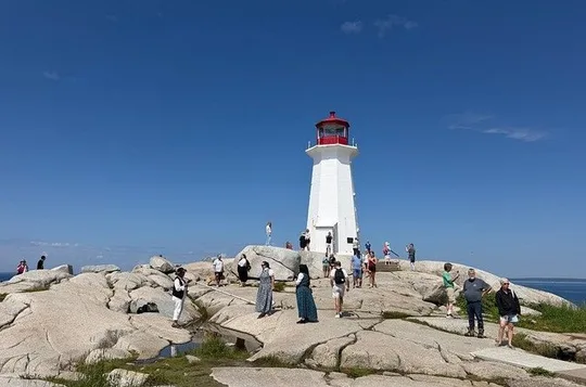 Peggy's Cove and Halifax Highlights Sightseeing Tour