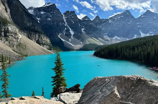 Moraine Lake, Lake Louise and Banff Town Tour