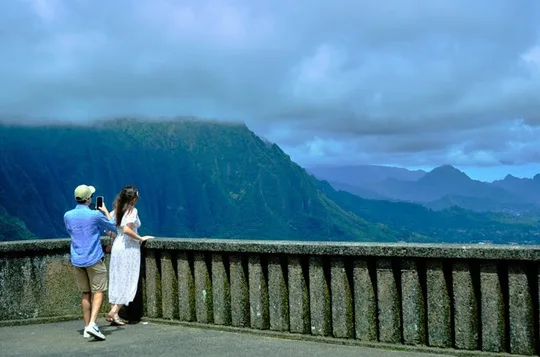 Small-Group Oahu Circle Island Tour: Pali Wind Bath & North Shore