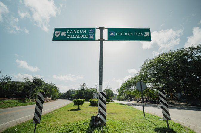 Private Transfer from Merida to Cancun and Chichen Itza on the Way