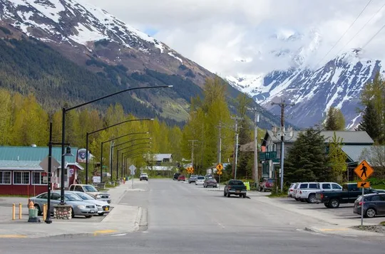 Scenic Anchorage to Girdwood Tour with Local Delicacies