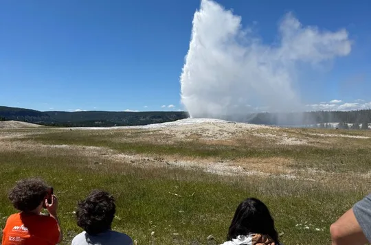 Old Faithful Yellowstone Half Day Express Tour