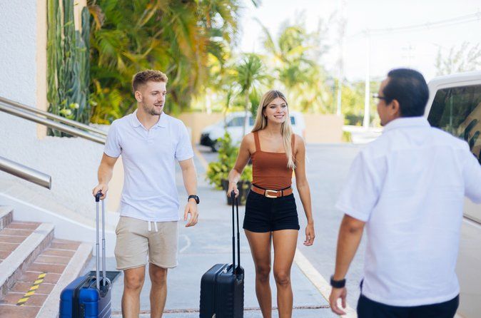 Private One Way or Roundtrip Transfer to Costa Mujeres Hotels