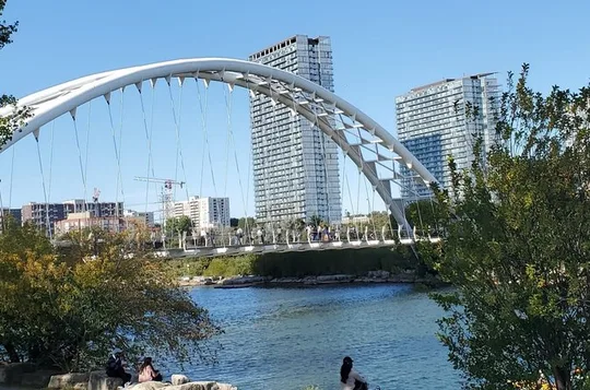 Highlights of Toronto city tour with private transfers