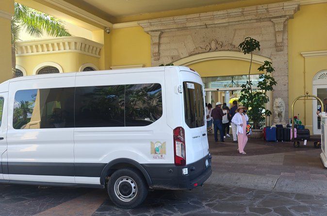 Private Airport Transfer from Mazatlan With Complementary Drinks