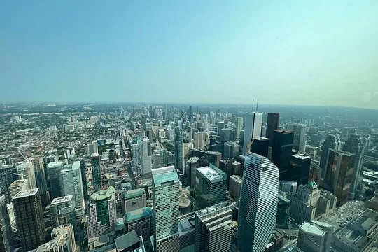 Highlights of Toronto city tour with private transfers