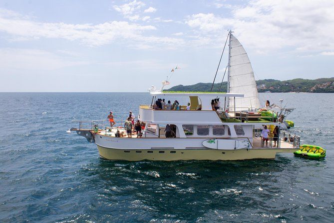 Chica 55ft YACHT VIP ALL INCLUSIVE 7-HOUR TOUR TO YELAPA