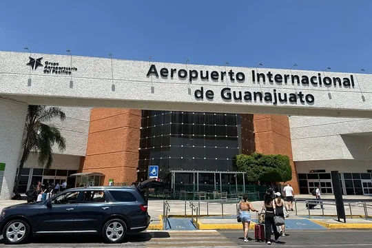 Private transfer between Leon BJX Airport and Guanajuato City