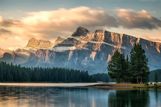 Banff Highlights and Wildlife Corridors Tour