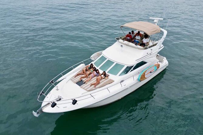 Private Yacht 4Hours Food & drinks included,price is only DEPOSIT