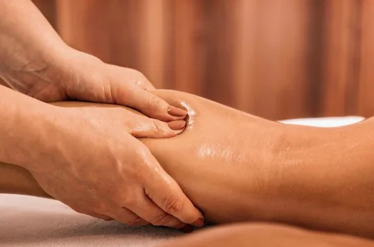 60 Minutes of Relaxation with Warm Oils and Hot Towels Massage
