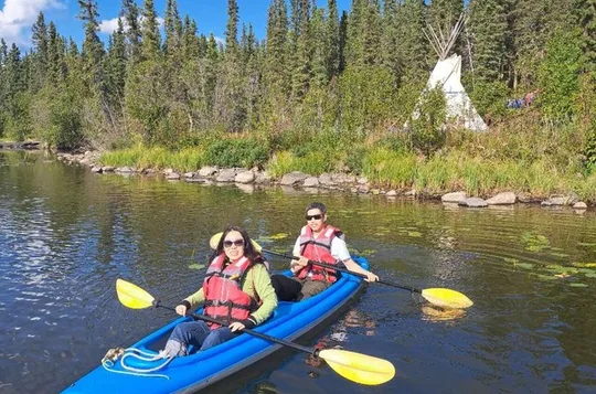 5 Hours Watercraft Rental with Lunch in Yellowknife