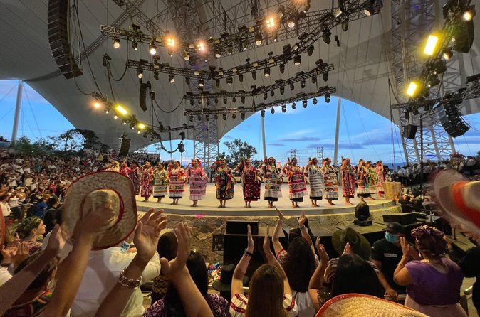 Entrance to the Guelaguetza and experience of Convite in Oaxaca